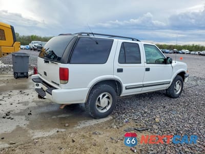 Trzecie zdjęcie samochodu z tyłu: 2000 CHEVROLET BLAZER VIN:1GNDT13W2Y2399225 - miniatura