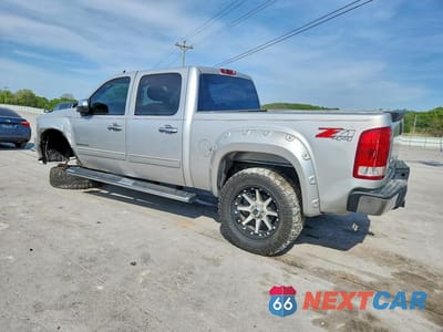 Drugie zdjęcie samochodu z przodu: 2010 GMC SIERRA K1500 SLE VIN:3GTRKVE35AG171423 - miniatura