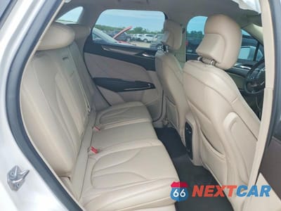 Zdjęcie 10 z 12 samochodu: 2017 LINCOLN MKC VIN:5LMCJ1C98HUL50046 - miniatura