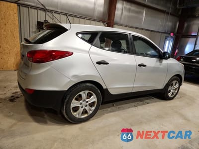 Trzecie zdjęcie samochodu z tyłu: 2011 HYUNDAI TUCSON GL VIN:KM8JT3AB9BU120769 - miniatura