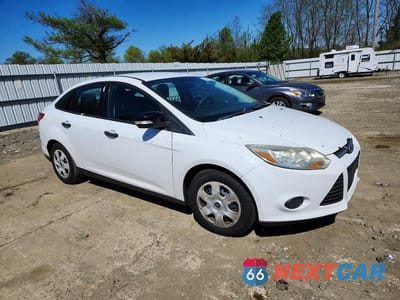 Czwarte zdjęcie samochodu z boku: 2013 FORD FOCUS S VIN:1FADP3E27DL320662 - miniatura