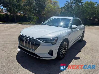 Drugie zdjęcie samochodu z przodu: 2019 AUDI E-TRON PRESTIGE VIN:WA1VAAGE9KB023322 - miniatura