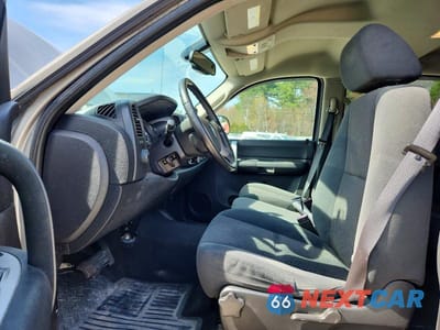 Zdjęcie 7 z 12 samochodu: 2007 CHEVROLET SILVERADO K1500 CREW CAB VIN:2GCEK13M871674447 - miniatura