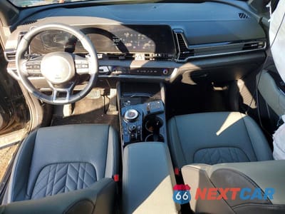 Zdjęcie 8 z 13 samochodu: 2023 KIA SPORTAGE PLUG-IN HYBRID X-LINE VIN:KNDPYDAH3P7098199 - miniatura