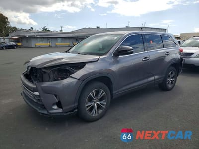 2018 TOYOTA HIGHLANDER LE 5TDZARFHXJS036430 - główne zdjęcie licytacji z USA - miniatura