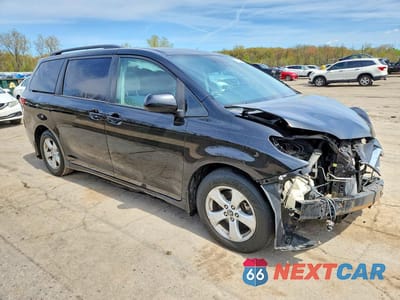 Czwarte zdjęcie samochodu z boku: 2020 TOYOTA SIENNA LE VIN:5TDKZ3DC2LS023530 - miniatura