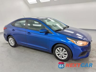 Czwarte zdjęcie samochodu z boku: 2020 HYUNDAI ACCENT SE VIN:3KPC24A63LE103524 - miniatura