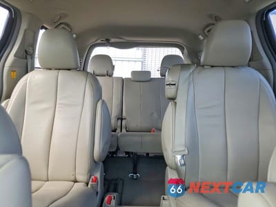 Zdjęcie 10 z 13 samochodu: 2013 TOYOTA SIENNA XLE 8-PASSENGER VIN:5TDYK3DC8DS306854 - miniatura