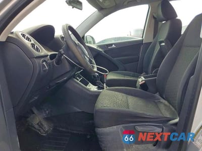 Zdjęcie 7 z 11 samochodu: 2012 VOLKSWAGEN TIGUAN S VIN:WVGAV7AX6CW525541 - miniatura