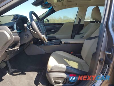 Zdjęcie 7 z 12 samochodu: 2018 LEXUS ES 250 VIN:58AD11D14MU005227 - miniatura