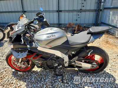 Trzecie zdjęcie samochodu z tyłu: 2024 APRILIA RSV4 1100 VIN:ZD4KYUA06RS000954 - miniatura