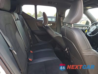 Zdjęcie 11 z 13 samochodu: 2019 VOLVO XC40 T5 R-DESIGN VIN:YV4162UM9K2150463 - miniatura