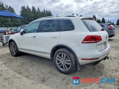 Drugie zdjęcie samochodu z przodu: 2016 VOLKSWAGEN TOUAREG LUXURY 3.6L VIN:WVGEF9BP9GD010835 - miniatura