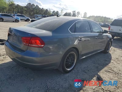 Trzecie zdjęcie samochodu z tyłu: 2015 VOLKSWAGEN PASSAT S VIN:1VWAT7A34FC097107 - miniatura