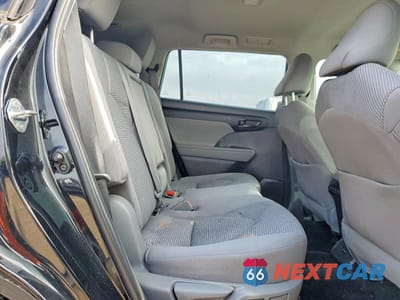 Zdjęcie 11 z 13 samochodu: 2023 TOYOTA HIGHLANDER HYBRID LE VIN:5TDZARAH1PS017412 - miniatura