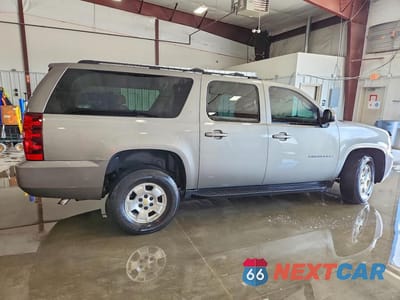 Trzecie zdjęcie samochodu z tyłu: 2009 CHEVROLET SUBURBAN K1500 LT VIN:1GNFK26339R157622 - miniatura
