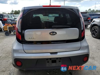 Zdjęcie 6 z 13 samochodu: 2018 KIA SOUL BASE VIN:KNDJN2A27J7621200 - miniatura