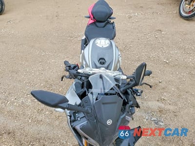 Piąte zdjęcie samochodu w środku: 2025 CF MOTO 300SS VIN:LCEPDPL75S6002329 - miniatura