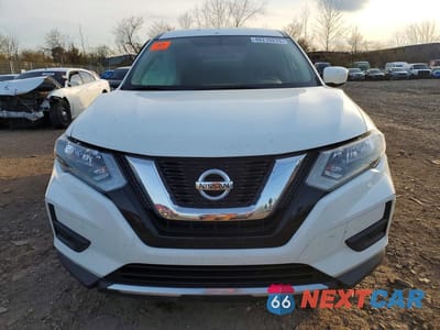 Piąte zdjęcie samochodu w środku: 2017 NISSAN ROGUE S VIN:KNMAT2MV3HP501917 - miniatura