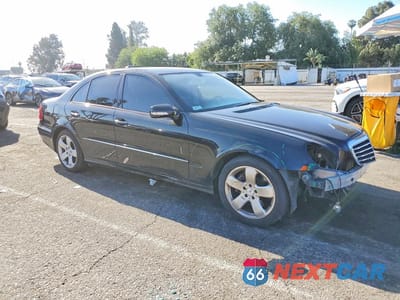 Czwarte zdjęcie samochodu z boku: 2007 MERCEDES-BENZ E 550 VIN:WDBUF72X57B099026 - miniatura