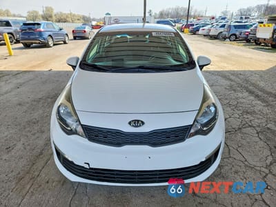 Piąte zdjęcie samochodu w środku: 2016 KIA RIO LX VIN:KNADM4A37G6668369 - miniatura
