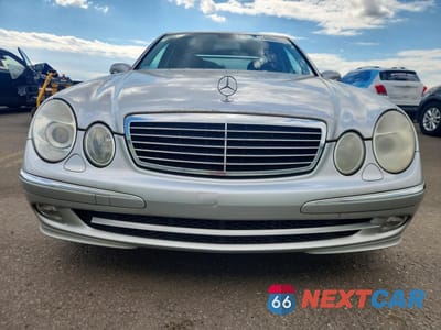 Piąte zdjęcie samochodu w środku: 2005 MERCEDES-BENZ E 500 VIN:WDBUF70JX5A630271 - miniatura