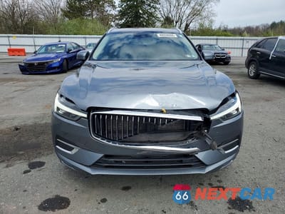 Piąte zdjęcie samochodu w środku: 2021 VOLVO XC60 T5 INSCRIPTION VIN:YV4102RL3M1813777 - miniatura