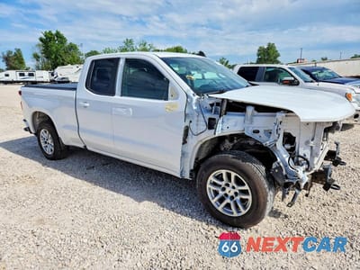 Czwarte zdjęcie samochodu z boku: 2019 CHEVROLET SILVERADO C1500 RST VIN:1GCRWDED9KZ325088 - miniatura