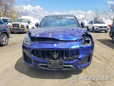 Piąte zdjęcie samochodu w środku: 2023 MASERATI GRECALE MODENA VIN:ZN682AVM6P7429111 - miniatura
