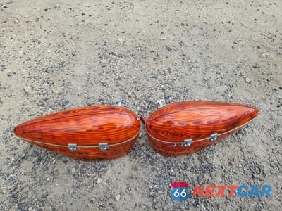 Zdjęcie 9 z 10 samochodu: 1997 BOSS MOTORCYCLE VIN:1B9TBVC28VD285166 - miniatura