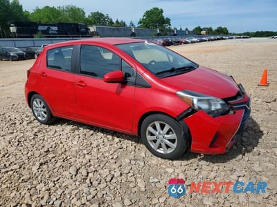 Czwarte zdjęcie samochodu z boku: 2015 TOYOTA YARIS 5-DOOR LE VIN:VNKKTUD37FA038234 - miniatura