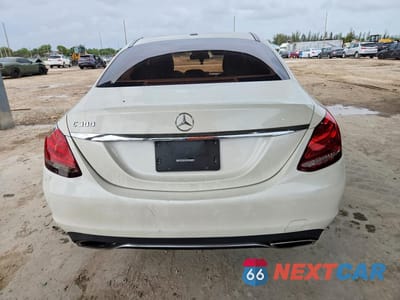 Zdjęcie 6 z 13 samochodu: 2016 MERCEDES-BENZ C 300 VIN:55SWF4JB9GU132992 - miniatura