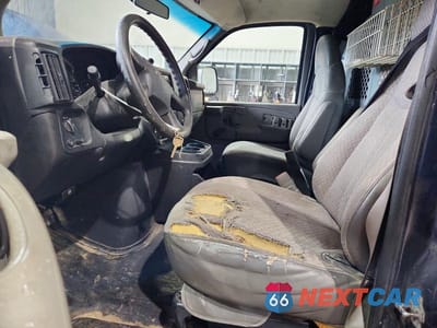 Zdjęcie 7 z 14 samochodu: 2005 CHEVROLET EXPRESS G2500 VIN:1GCGG25V351203539 - miniatura