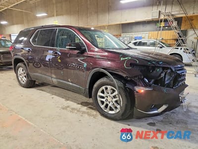 Czwarte zdjęcie samochodu z boku: 2020 CHEVROLET TRAVERSE LT VIN:1GNERGKW4LJ258789 - miniatura