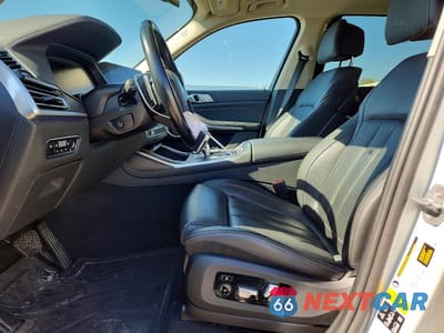 Zdjęcie 7 z 13 samochodu: 2020 BMW X7 XDRIVE40I VIN:5UXCW2C0XL9C84046 - miniatura