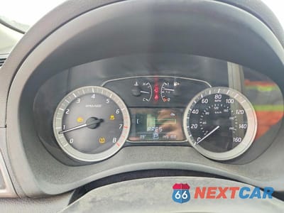 Zdjęcie 9 z 11 samochodu: 2014 NISSAN SENTRA SR VIN:3N1AB7AP0EY335102 - miniatura
