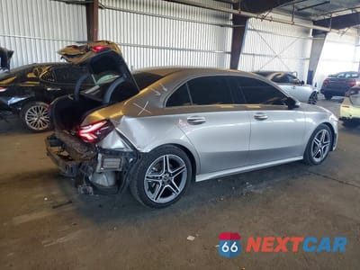 Trzecie zdjęcie samochodu z tyłu: 2020 MERCEDES-BENZ A 220 4MATIC VIN:WDD3G4FB4LW038332 - miniatura