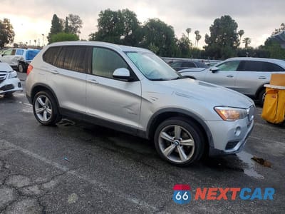 Czwarte zdjęcie samochodu z boku: 2017 BMW X3 SDRIVE28I VIN:5UXWZ7C39H0X39036 - miniatura