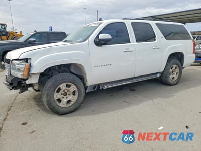 2014 CHEVROLET SUBURBAN K1500 LT 1GNSKJE74ER179782 - główne zdjęcie licytacji z USA - miniatura