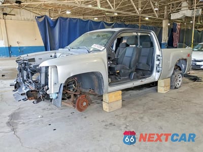 2010 CHEVROLET SILVERADO K1500 LT 1GCSKSE32AZ133244 - główne zdjęcie licytacji z USA - miniatura