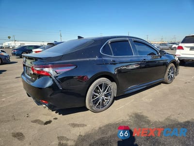 Trzecie zdjęcie samochodu z tyłu: 2022 TOYOTA CAMRY SE VIN:4T1G11AK0NU674713 - miniatura