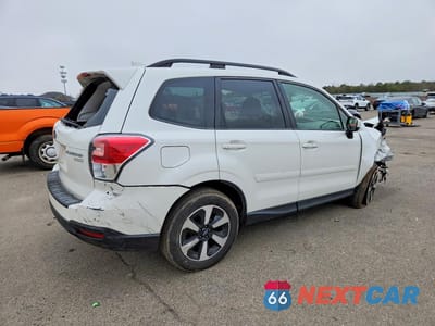 Trzecie zdjęcie samochodu z tyłu: 2017 SUBARU FORESTER 2.5I PREMIUM VIN:JF2SJAGC2HH579051 - miniatura