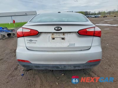 Zdjęcie 6 z 12 samochodu: 2016 KIA FORTE LX VIN:KNAFK4A64G5495747 - miniatura
