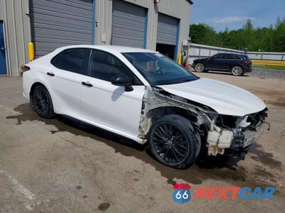 Czwarte zdjęcie samochodu z boku: 2021 TOYOTA CAMRY SE NIGHTSHADE VIN:4T1G11AK7MU475320 - miniatura