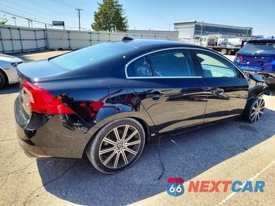 Trzecie zdjęcie samochodu z tyłu: 2018 VOLVO S60 PLATINUM VIN:LYV402HM2JB173608 - miniatura