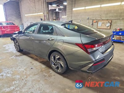 Drugie zdjęcie samochodu z przodu: 2025 HYUNDAI ELANTRA VIN:KMHLM4DG3SU074021 - miniatura