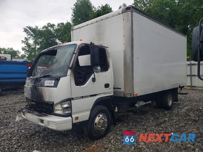 2006 ISUZU NPR BOX TRUCK JALB4B16167016797 - główne zdjęcie licytacji z USA - miniatura