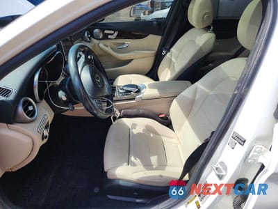 Zdjęcie 7 z 12 samochodu: 2015 MERCEDES-BENZ C 300 4MATIC VIN:55SWF4KB1FU049425 - miniatura