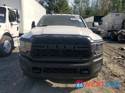 Piąte zdjęcie samochodu w środku: 2023 RAM 3500 VIN:3C7WRTCL1PG513449 - miniatura