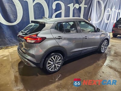 Trzecie zdjęcie samochodu z tyłu: 2023 NISSAN KICKS SV VIN:3N1CP5CV2PL509519 - miniatura